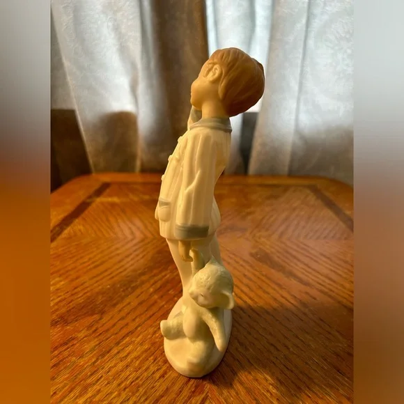 Vintage 1991 Golden Memories Lladro Daisa Handmade in Spain Sleepy Boy